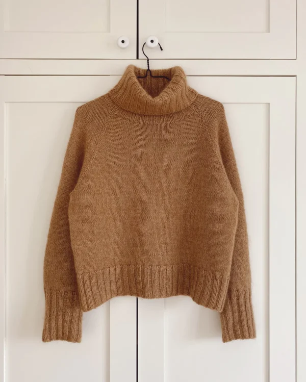 PetiteKnit Caramel Sweater poolokauluspusero 1 PetiteKnit Caramel Sweater poolokauluspusero 1