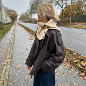 November Neck kauluri