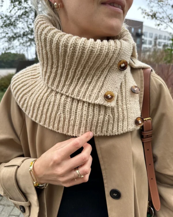 november-neck-f november-neck-f