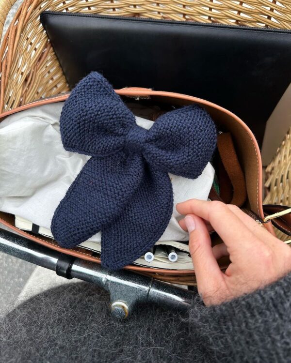 december-bow-b december-bow-b