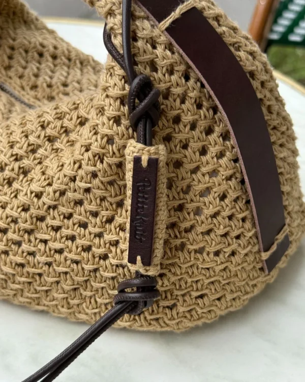 bag-charm-b bag-charm-b