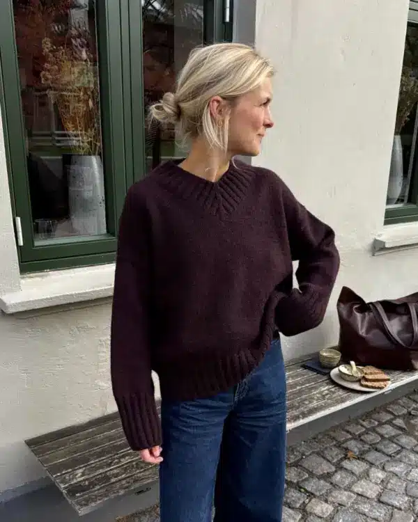 hannah_sweater_vneck_a