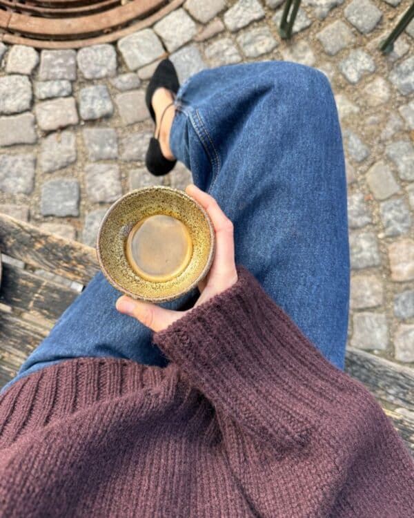 hannah_sweater_vneck_e hannah_sweater_vneck_e