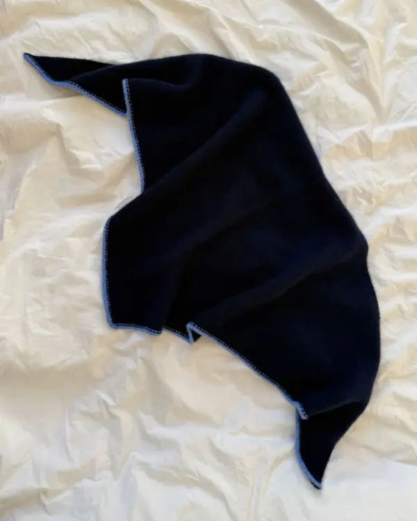 uma_scarf_b uma_scarf_b