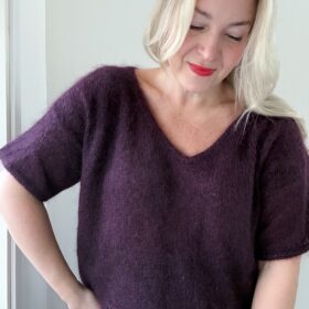 Bloom V-neck Blouse -neule