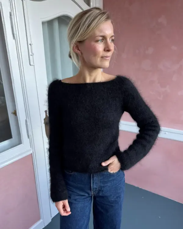 Bea blouse on neulottu Brushed Lace by Mohair by Canard lankoilla värissä Sort, jotka eivät valitettavasti kuulu valikoimaamme. Lähimpänä valikoimastamme on Sandnes Garn Tynn Silk Mohair värissä 1099 ja Knitting For Olive Soft Silk Mohair värissä Licorice. Bea blouse on neulottu Brushed Lace by Mohair by Canard lankoilla värissä Sort, jotka eivät valitettavasti kuulu valikoimaamme. Lähimpänä valikoimastamme on Sandnes Garn Tynn Silk Mohair värissä 1099 ja Knitting For Olive Soft Silk Mohair värissä Licorice.