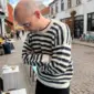 Otto Sweater on neulottu Sandnes Garnin Atlas langalla, joka ei valitettavasti kuulu valikoimaamme. Lähimpänä valikoimastamme on Sandnes Garn Peer Gynt väreissä 1012 ja 6082.