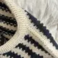 Otto Sweater on neulottu Sandnes Garnin Atlas langalla, joka ei valitettavasti kuulu valikoimaamme. Lähimpänä valikoimastamme on Sandnes Garn Peer Gynt väreissä 1012 ja 6082.