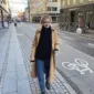 Zipper sweater on neulottu Hydregarnin langoilla, jotka eivät valitettavasti kuulu valikoimaamme. Lähimpänä valikoimastamme on Sandnes Garn Peer Gynt värissä 3891 yhdessä Sandnes Garn Tynn Silk Mohair värissä 1099.